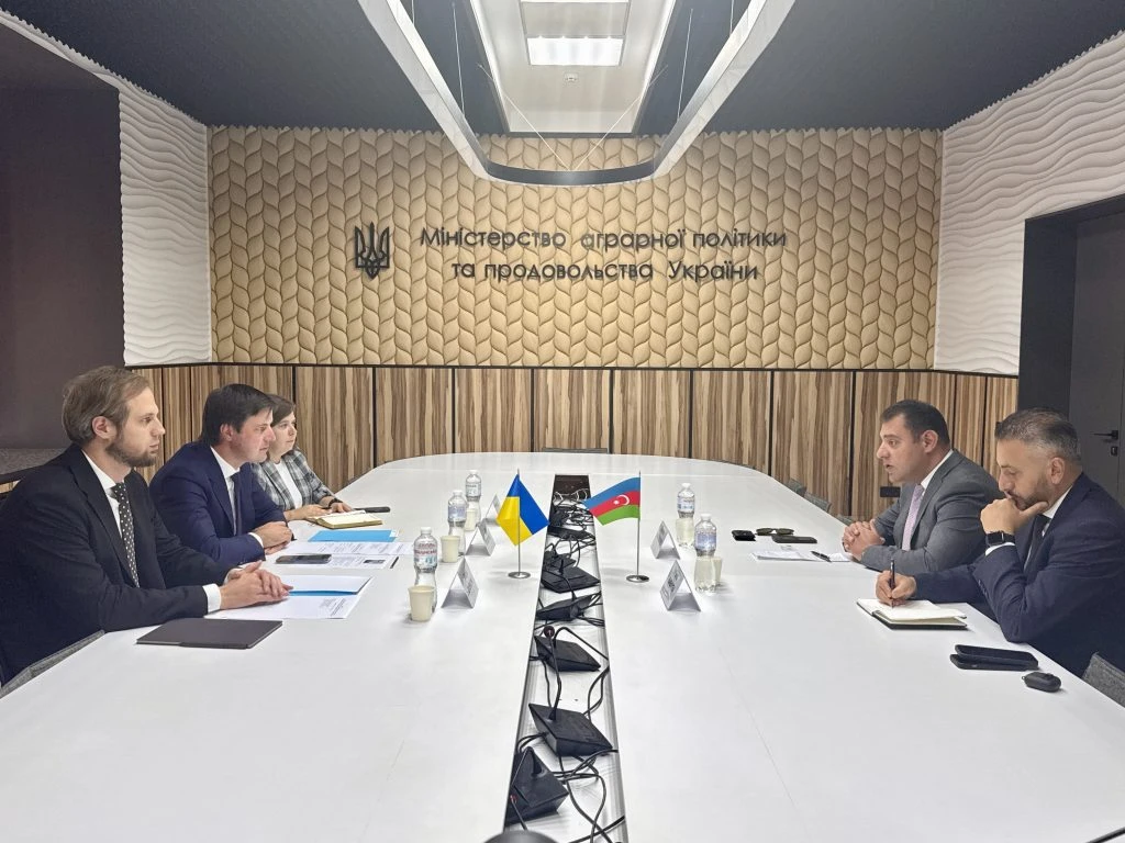 Азербайджан запропонував нові маршрути для експорту української агропродукції